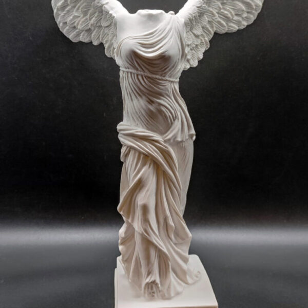 Statuetă Nike - Victoria din Samothrace
